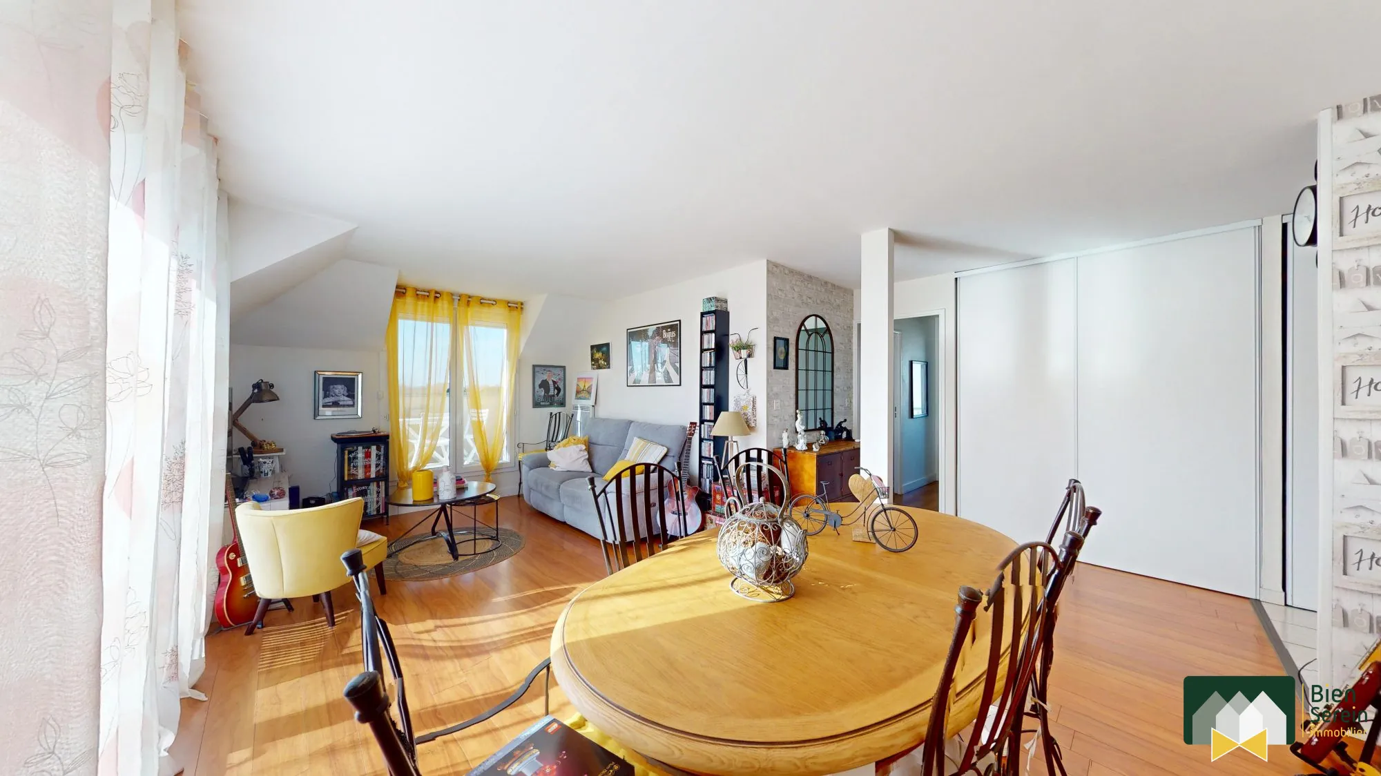 Appartement lumineux avec balcon, garage et proche commodités au Coudray 