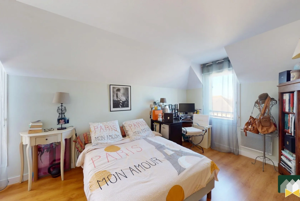 Appartement lumineux avec balcon, garage et proche commodités au Coudray 