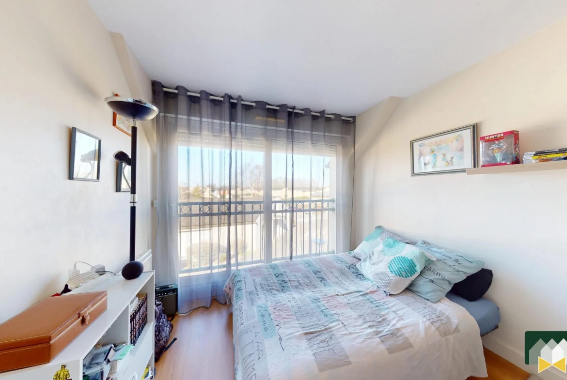 Appartement lumineux avec balcon, garage et proche commodités au Coudray 
