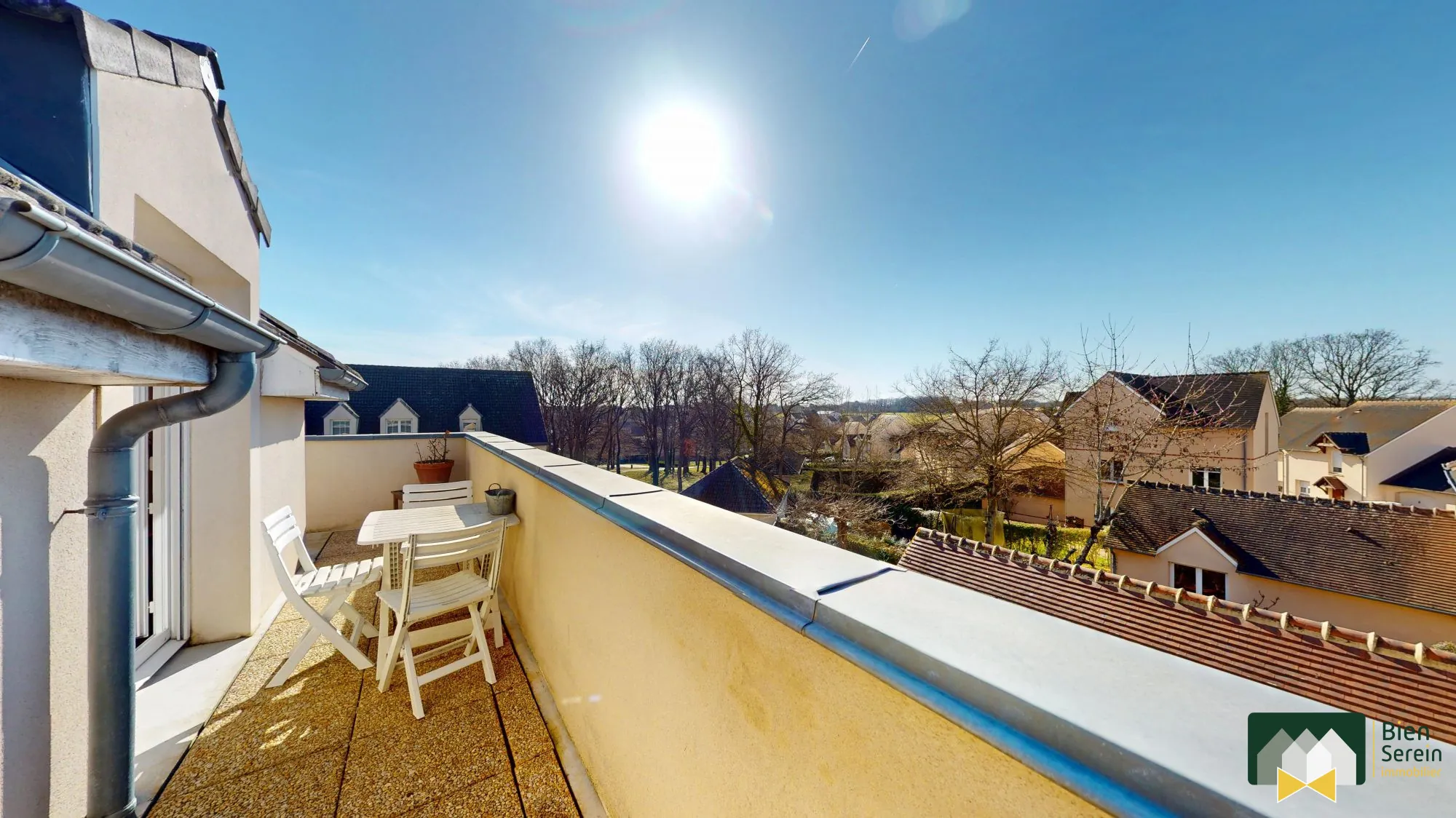 Appartement lumineux avec balcon, garage et proche commodités au Coudray 