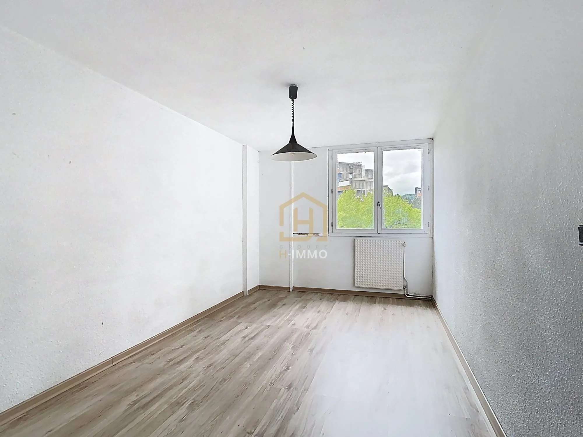 Appartement T4 duplex avec garage à Grenoble Villeneuve – Opportunité à saisir 