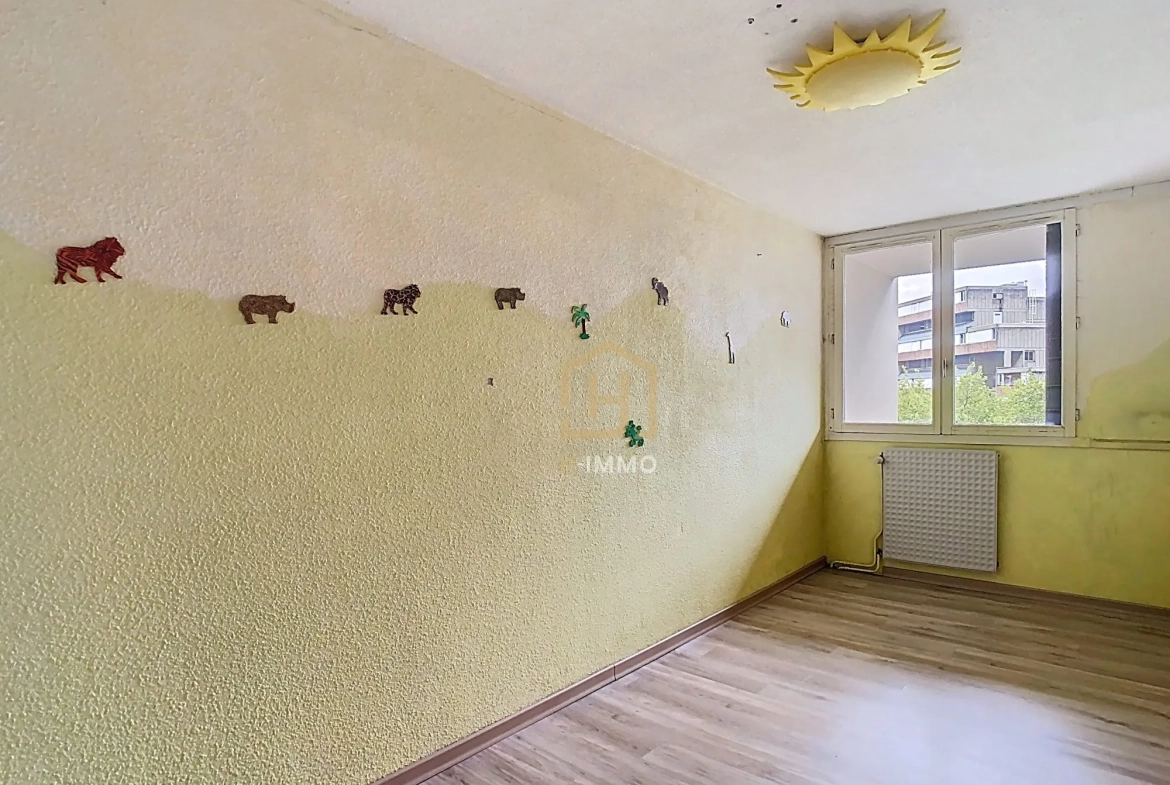 Appartement T4 duplex avec garage à Grenoble Villeneuve – Opportunité à saisir 
