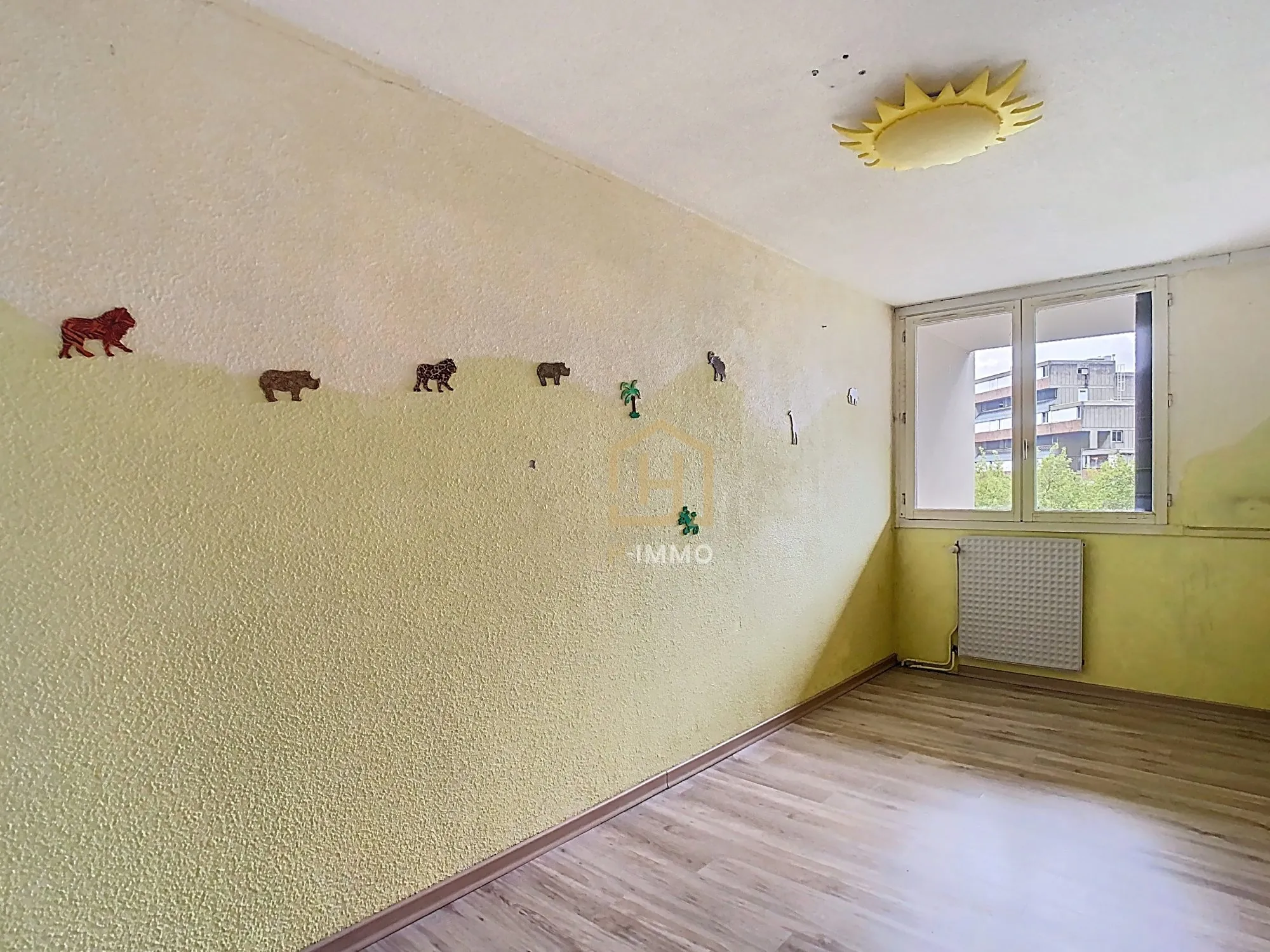 Appartement T4 duplex avec garage à Grenoble Villeneuve – Opportunité à saisir 