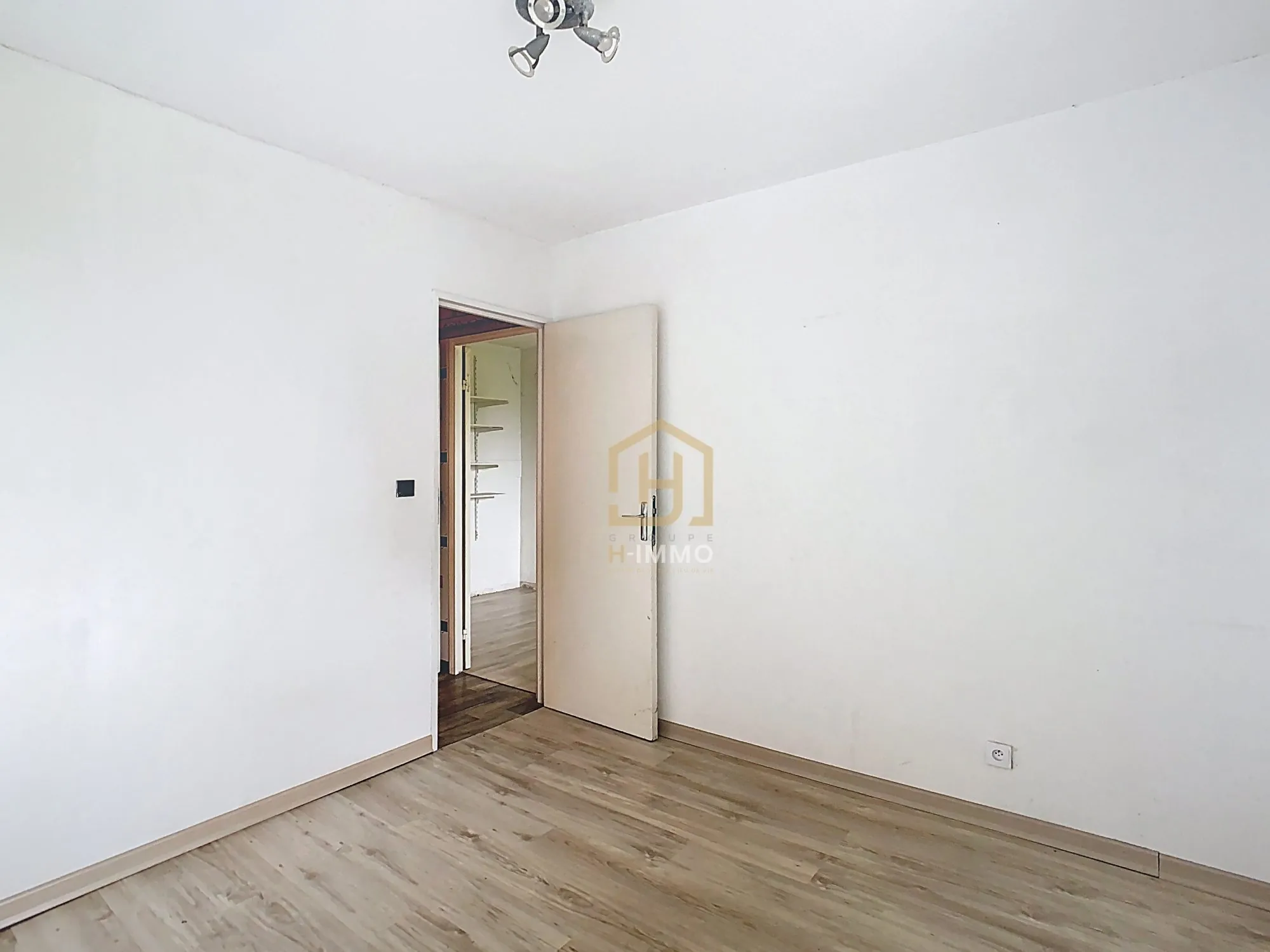 Appartement T4 duplex avec garage à Grenoble Villeneuve – Opportunité à saisir 