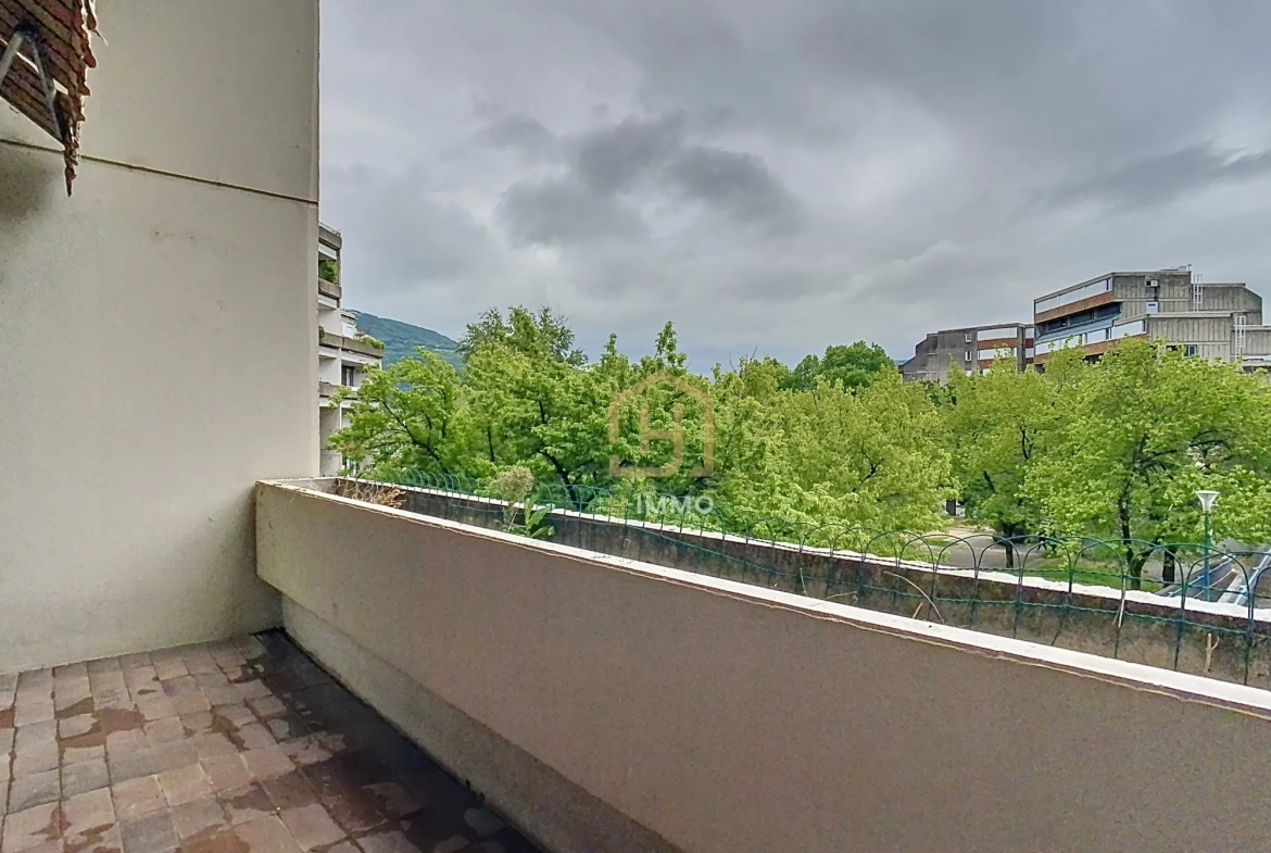 Appartement T4 duplex avec garage à Grenoble Villeneuve – Opportunité à saisir 