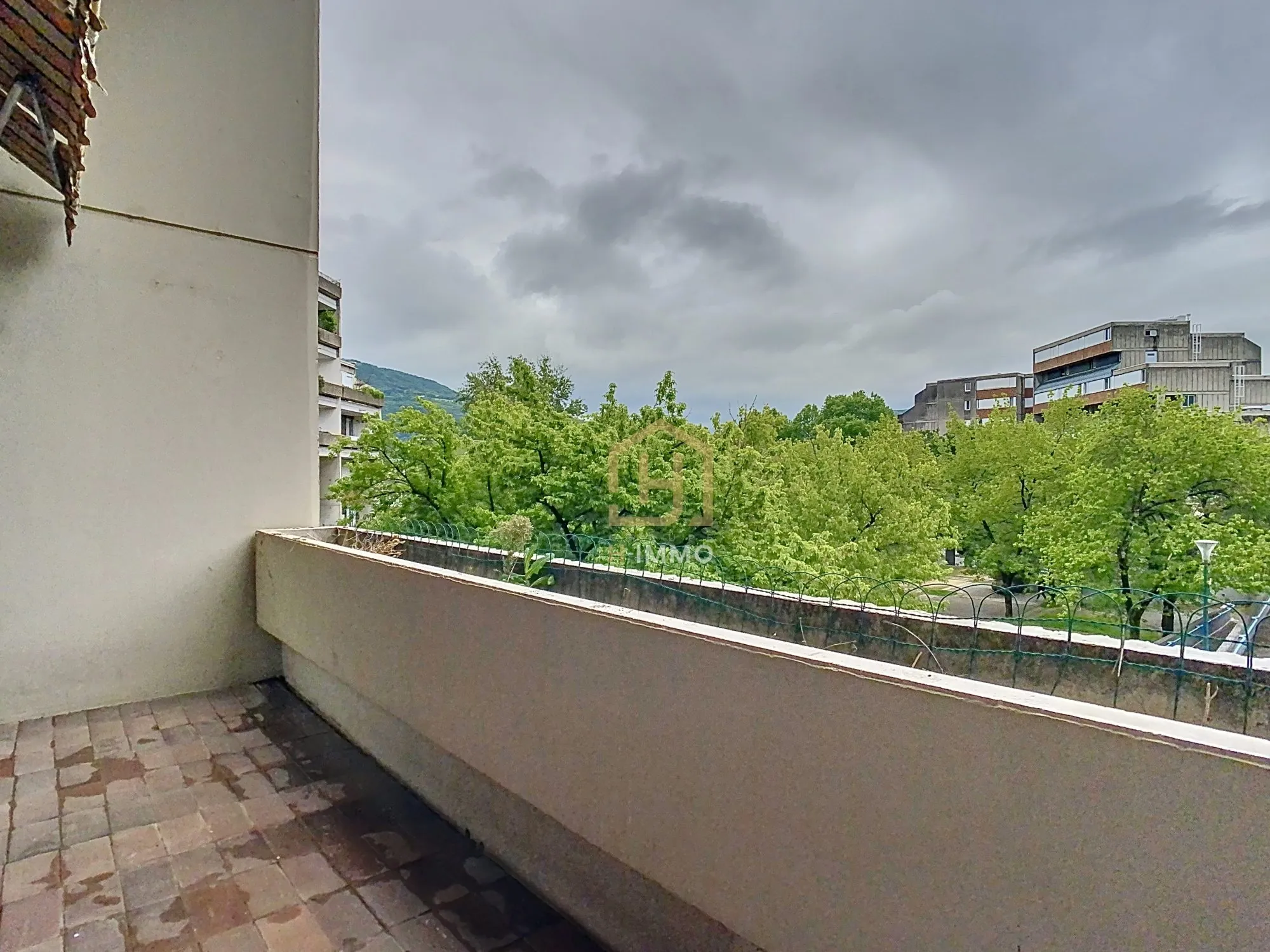 Appartement T4 duplex avec garage à Grenoble Villeneuve – Opportunité à saisir 