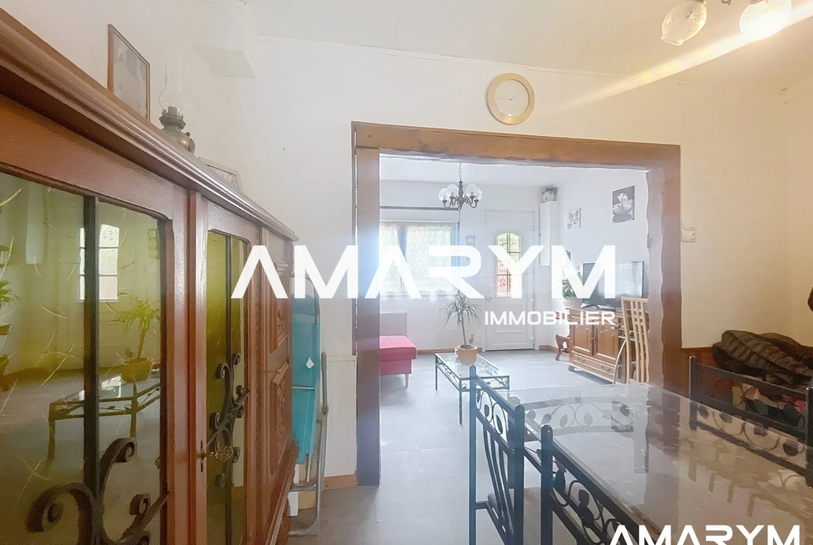 Maison de ville à EU avec cour de 30 m² – Opportunité à saisir 