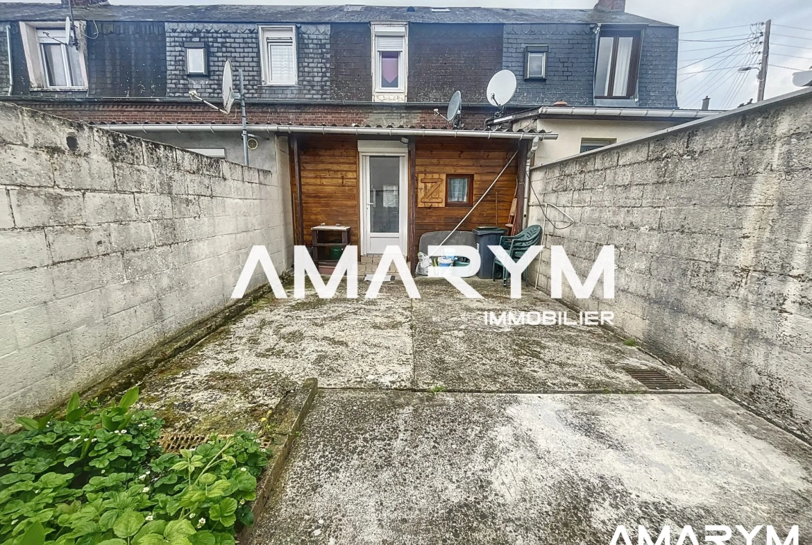 Maison de ville à EU avec cour de 30 m² – Opportunité à saisir 