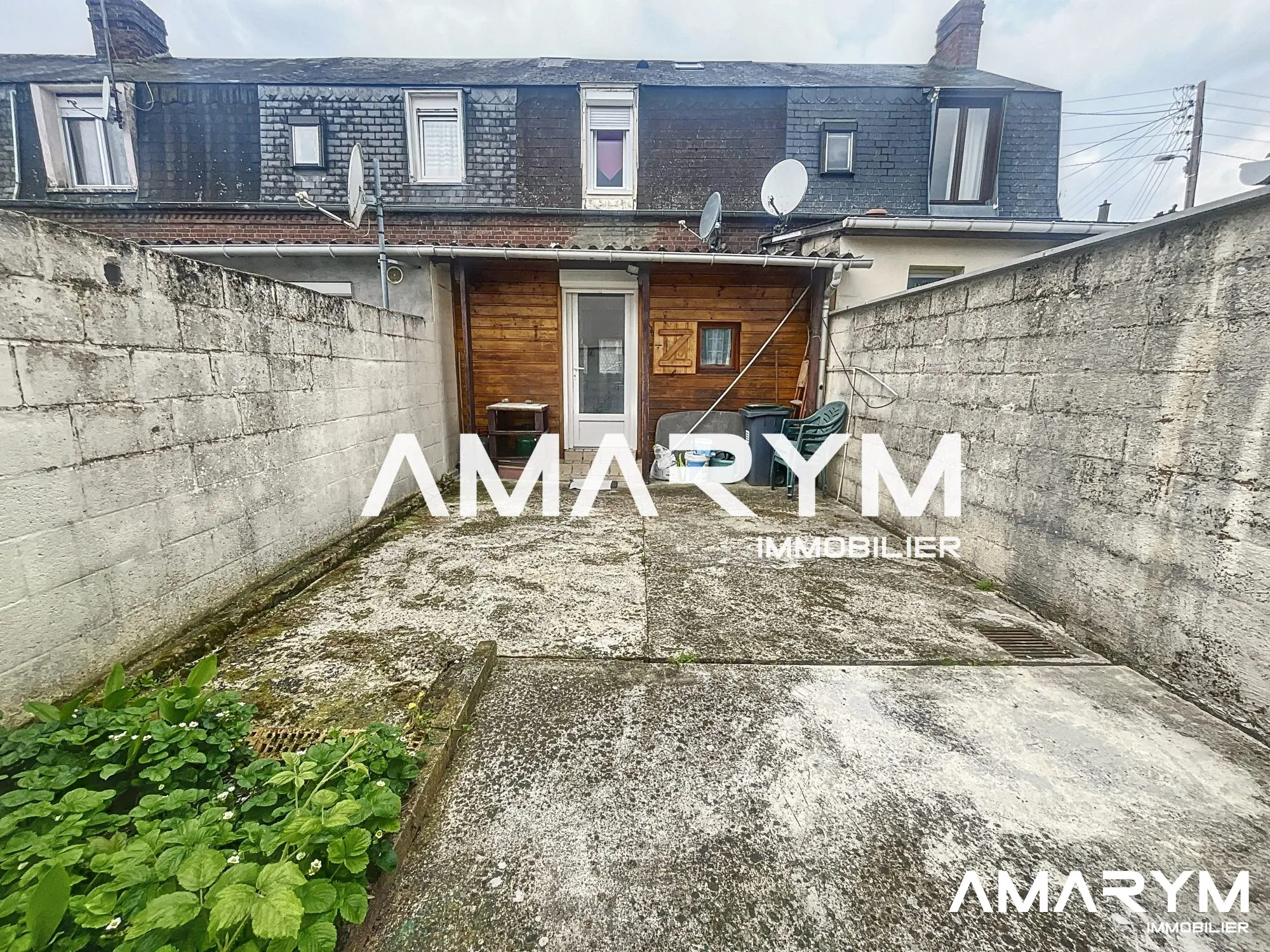 Maison de ville à EU avec cour de 30 m² – Opportunité à saisir 