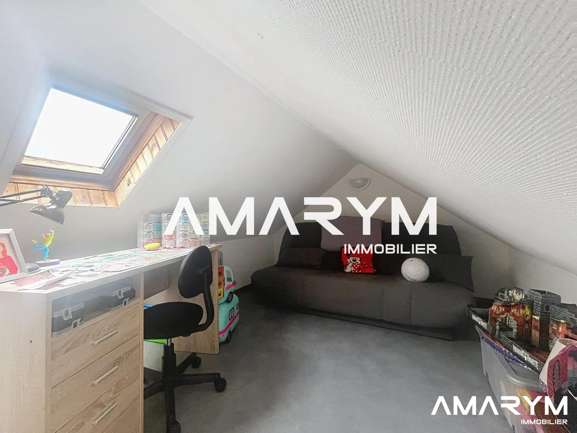 Maison de ville à EU avec cour de 30 m² – Opportunité à saisir 