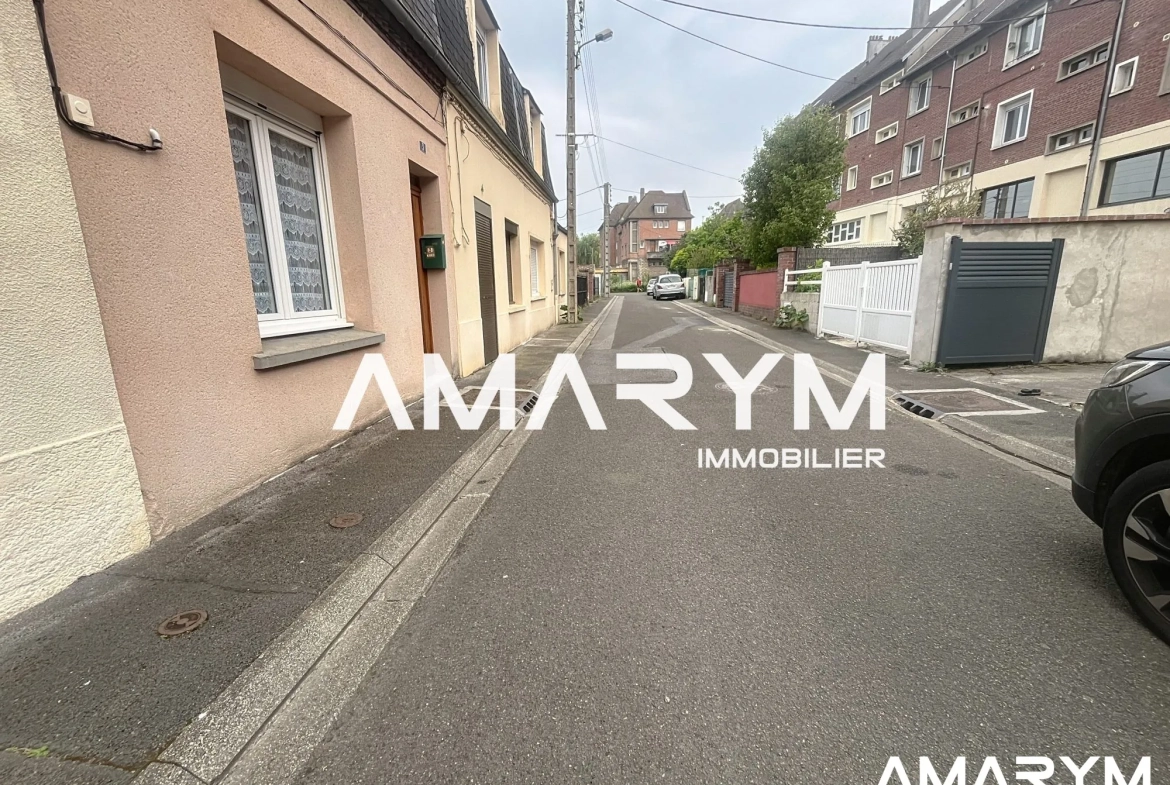 Maison de ville à EU avec cour de 30 m² – Opportunité à saisir 