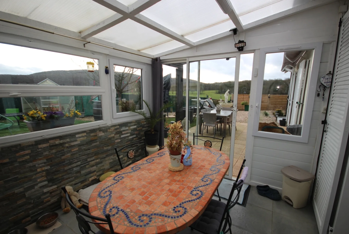 Maison familiale à Aubrives avec 4 chambres, jardin et garage – Opportunité à ne pas manquer 