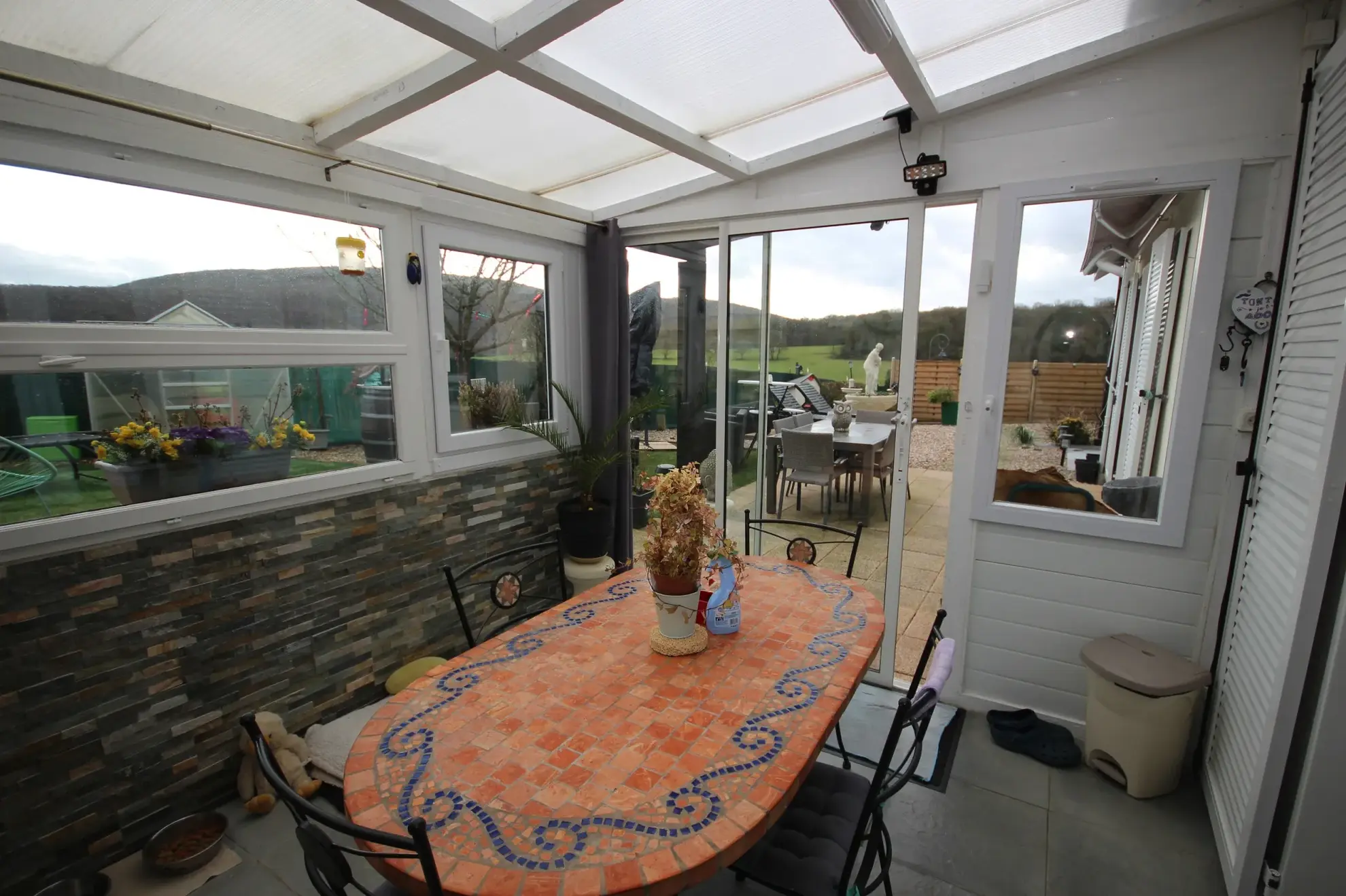 Maison familiale à Aubrives avec 4 chambres, jardin et garage – Opportunité à ne pas manquer 