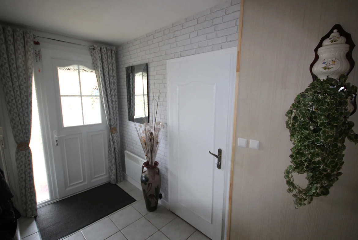 Maison familiale à Aubrives avec 4 chambres, jardin et garage – Opportunité à ne pas manquer 