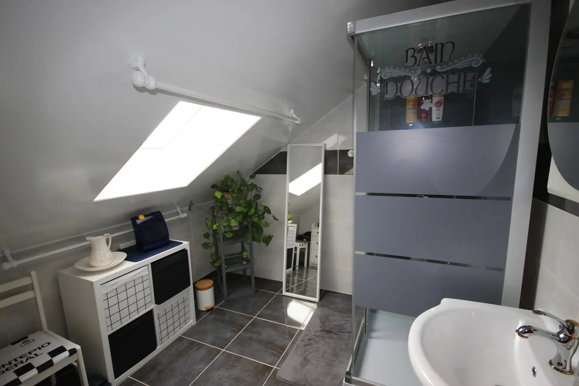 Maison familiale à Aubrives avec 4 chambres, jardin et garage – Opportunité à ne pas manquer 