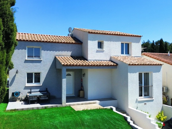 Villa 3 chambres à vendre à Salles-d'Aude avec jardin et panneaux solaires