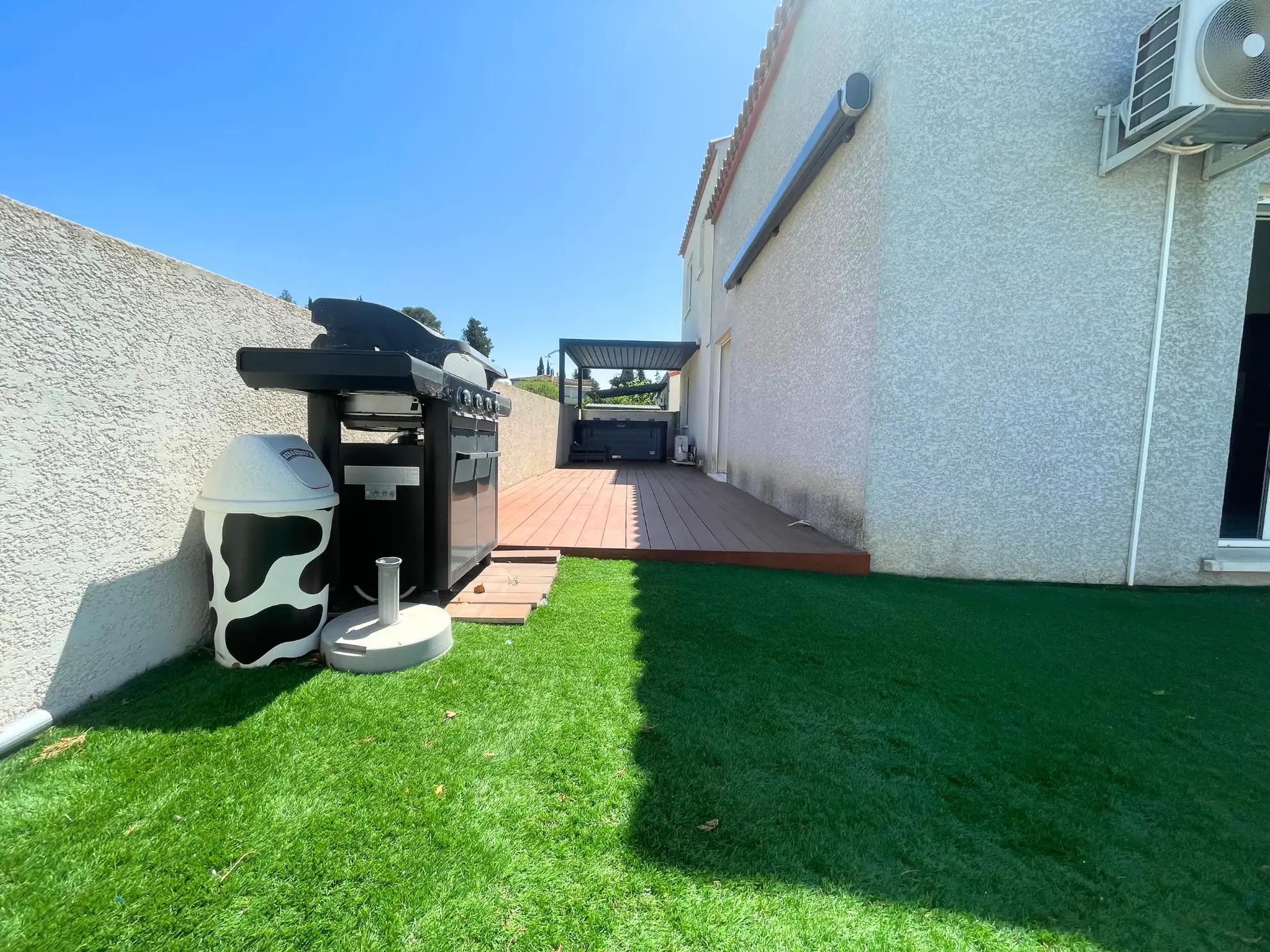 Villa 3 chambres à vendre à Salles-d'Aude avec jardin et panneaux solaires 