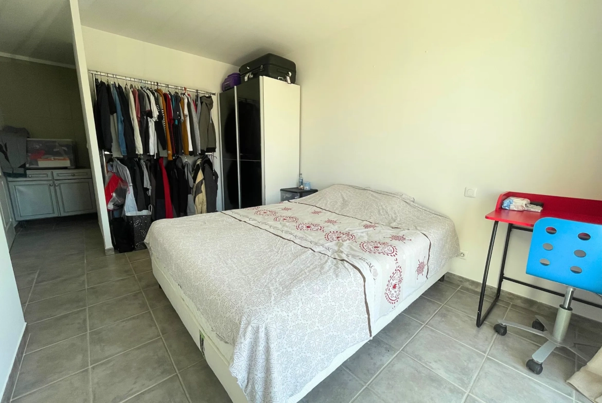 Villa 3 chambres à vendre à Salles-d'Aude avec jardin et panneaux solaires 