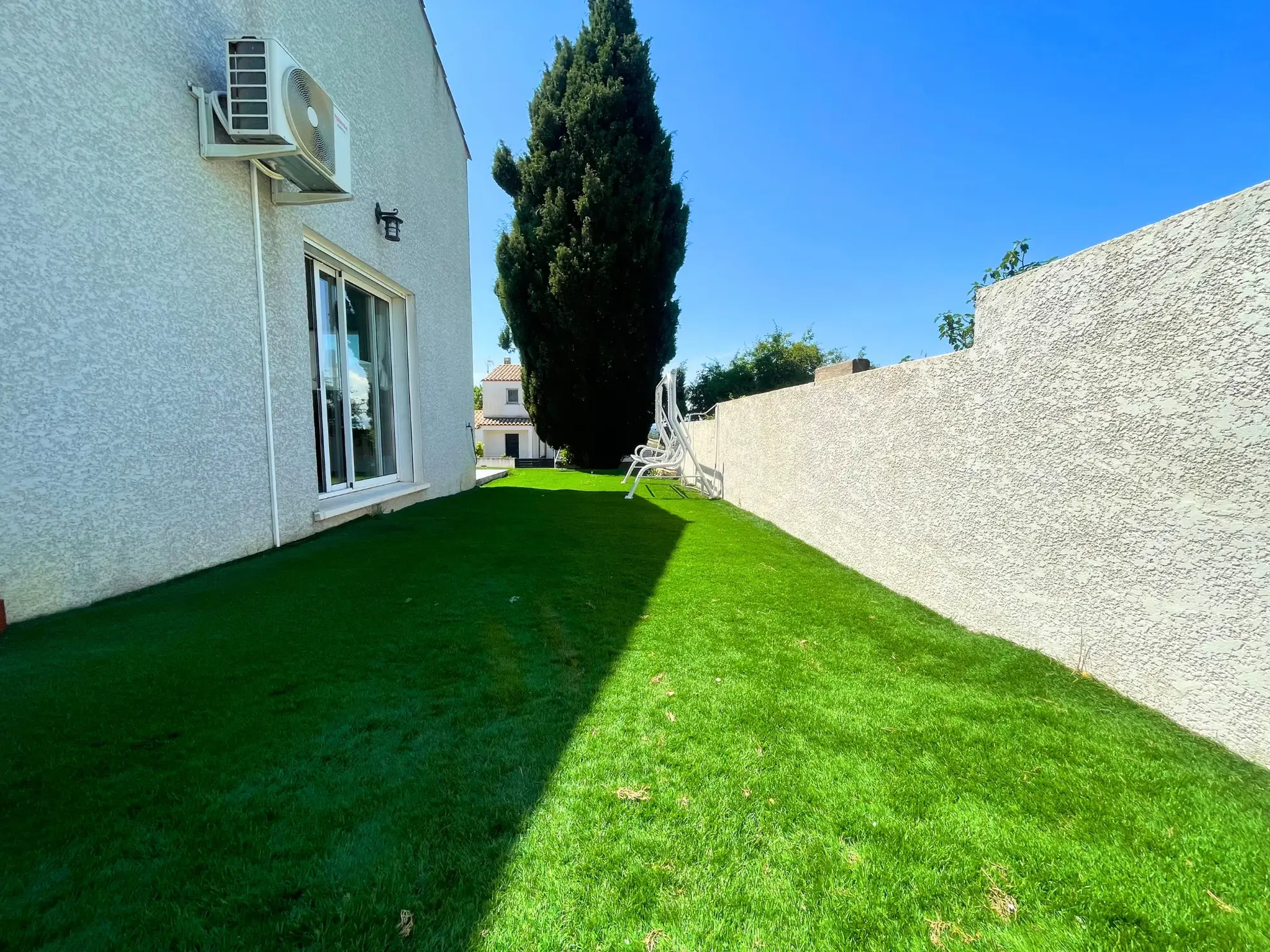 Villa 3 chambres à vendre à Salles-d'Aude avec jardin et panneaux solaires 