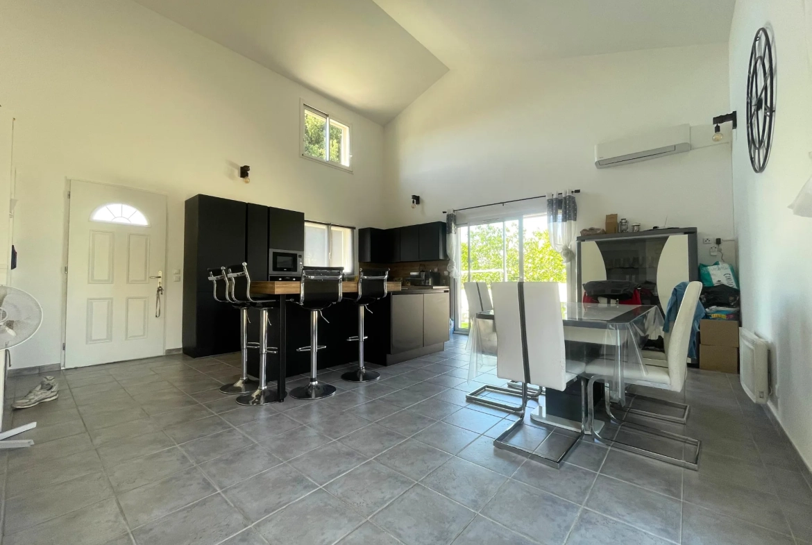 Villa 3 chambres à vendre à Salles-d'Aude avec jardin et panneaux solaires 