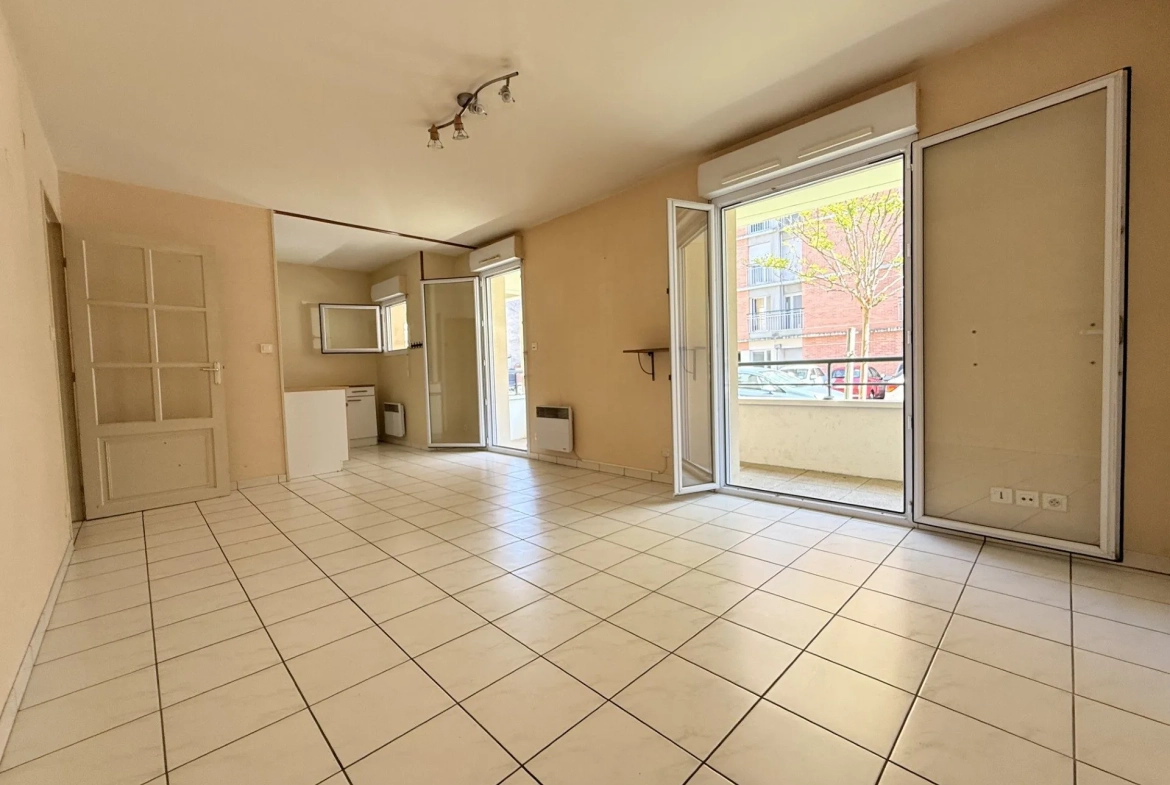 Appartement 2 pièces de 48 m² avec terrasse et parking à Tours Rabelais 
