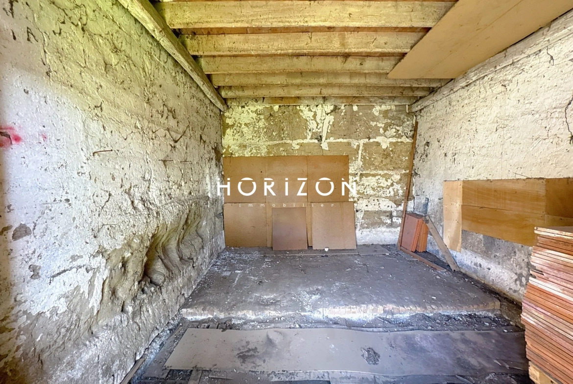 Maison à réhabiliter de 120 m² avec terrain de 624 m² à Cormoranche-sur-Saône 