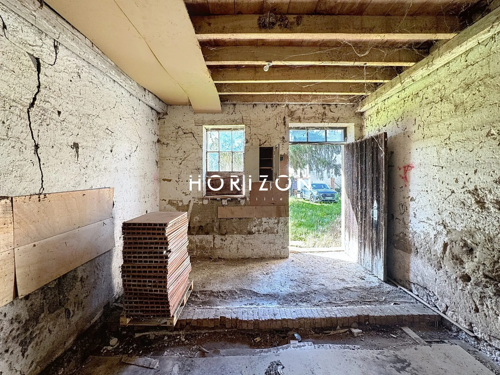Maison à réhabiliter de 120 m² avec terrain de 624 m² à Cormoranche-sur-Saône 
