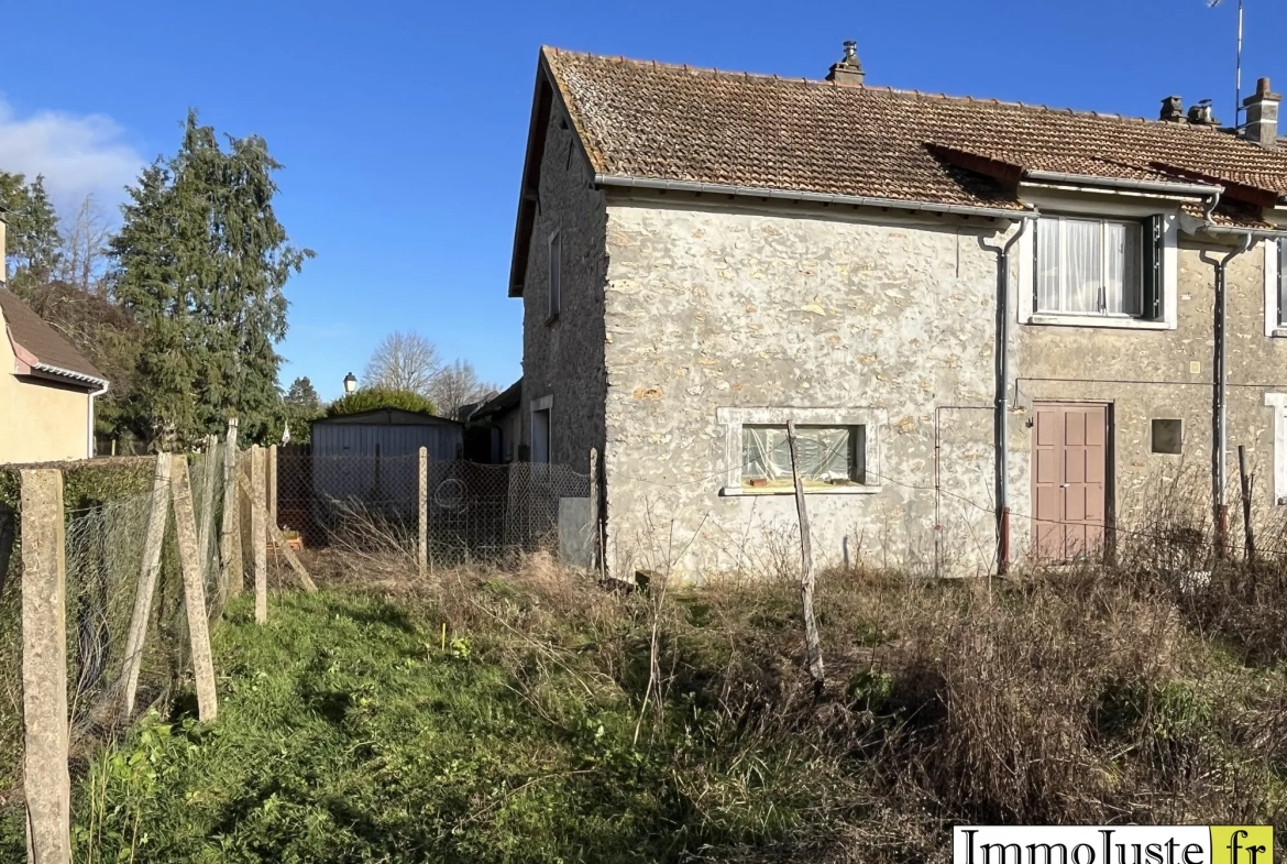 Maison à rénover à Auffargis 48 m² avec jardin et garage 