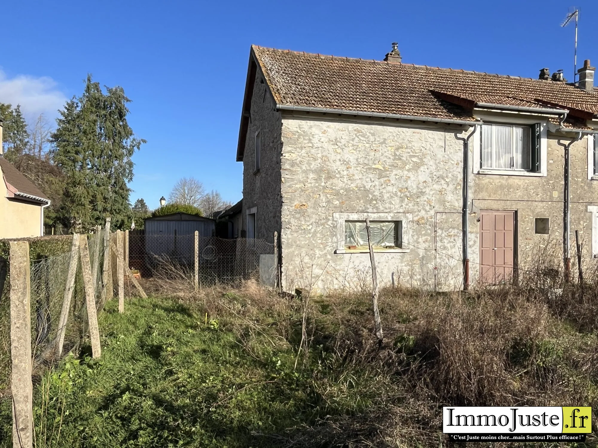Maison à rénover à Auffargis 48 m² avec jardin et garage 