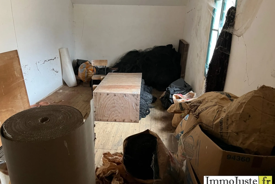 Maison à rénover à Auffargis 48 m² avec jardin et garage 