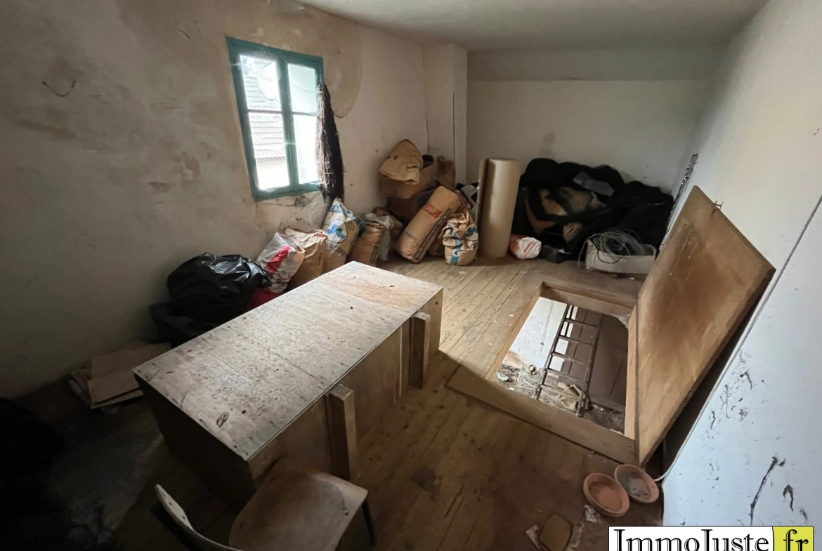 Maison à rénover à Auffargis 48 m² avec jardin et garage 