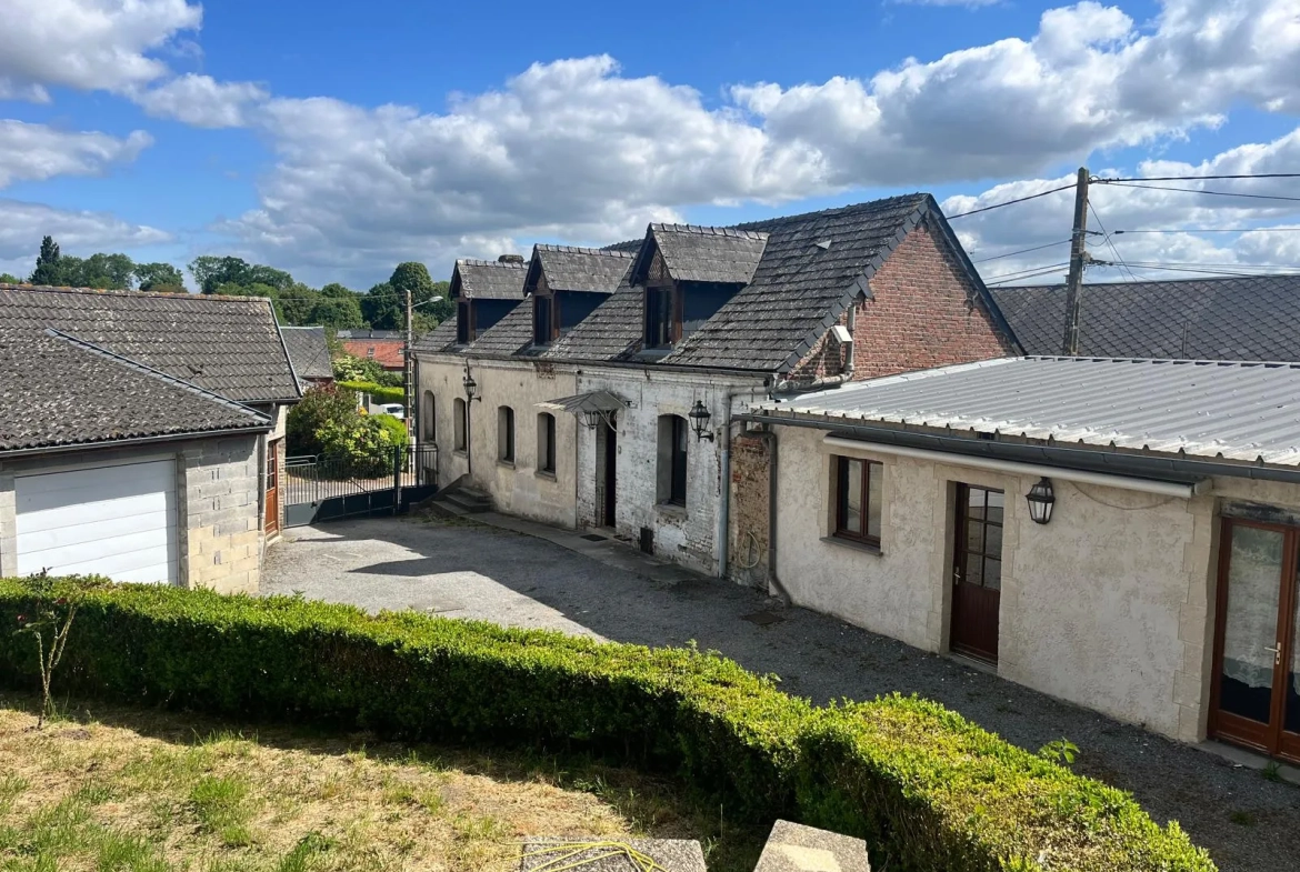 Maison de Village à vendre à La Vallée Mulâtre avec studio rénové et jardin calme 
