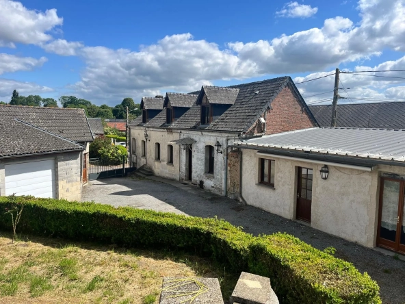 Maison de Village à vendre à La Vallée Mulâtre avec studio rénové et jardin calme