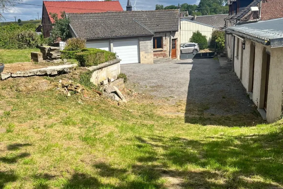 Maison de Village à vendre à La Vallée Mulâtre avec studio rénové et jardin calme 