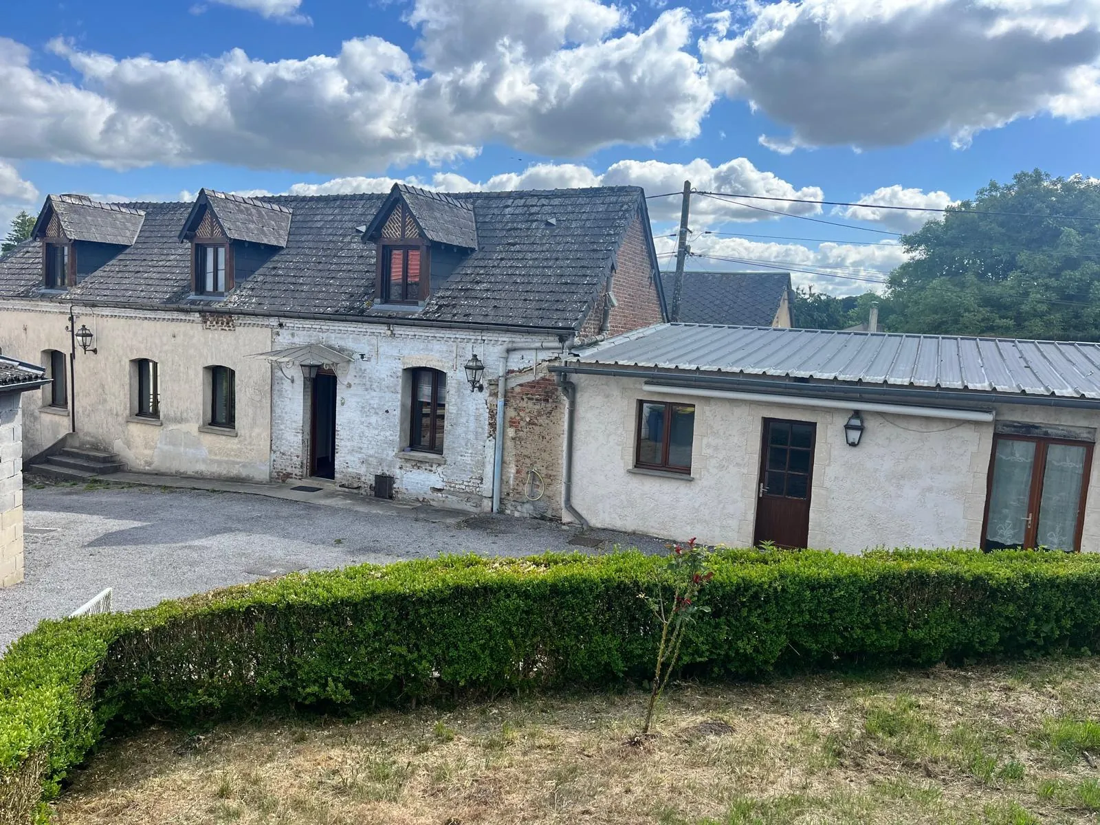 Maison de Village à vendre à La Vallée Mulâtre avec studio rénové et jardin calme 
