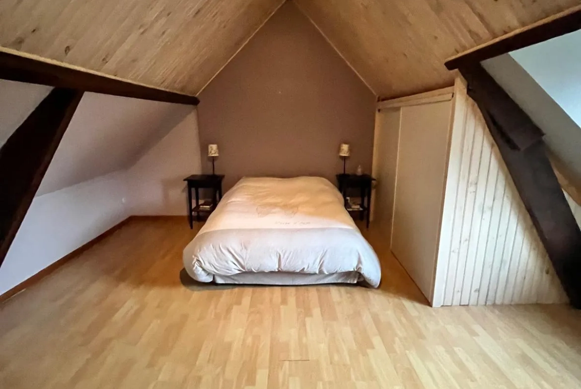 Maison de Village à vendre à La Vallée Mulâtre avec studio rénové et jardin calme 