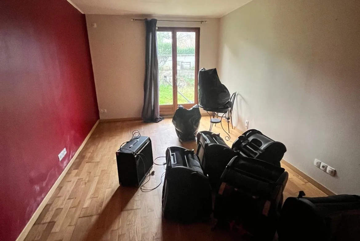 Maison de Village à vendre à La Vallée Mulâtre avec studio rénové et jardin calme 