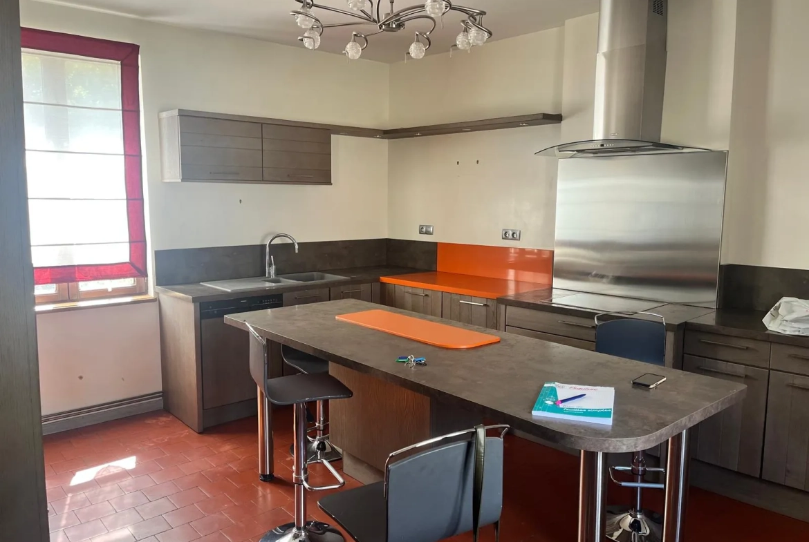Maison de Village à vendre à La Vallée Mulâtre avec studio rénové et jardin calme 