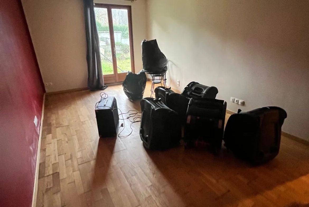 Maison de Village à vendre à La Vallée Mulâtre avec studio rénové et jardin calme 