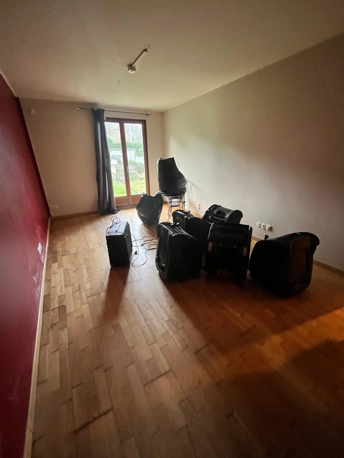 Maison de Village à vendre à La Vallée Mulâtre avec studio rénové et jardin calme 