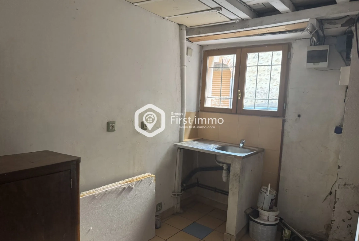 Maison de village à vendre à Ille-sur-Têt avec terrasse et potentiel de rénovation 