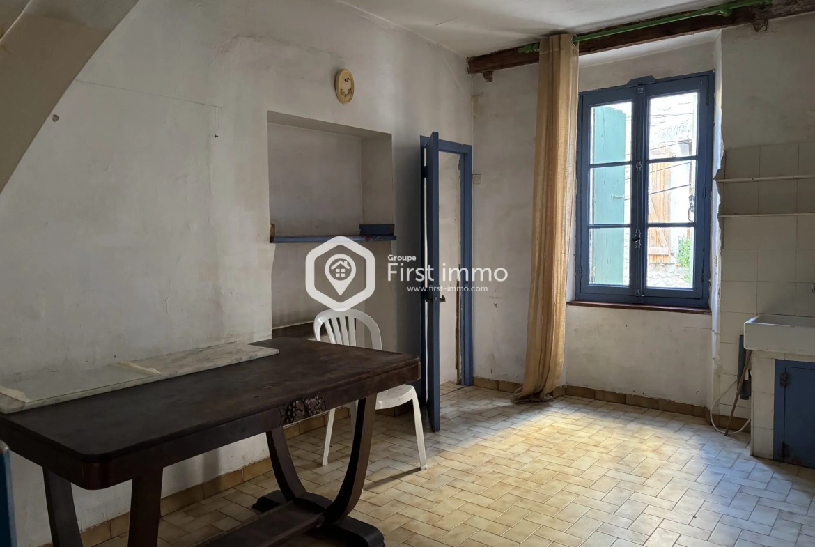 Maison de village à vendre à Ille-sur-Têt avec terrasse et potentiel de rénovation 