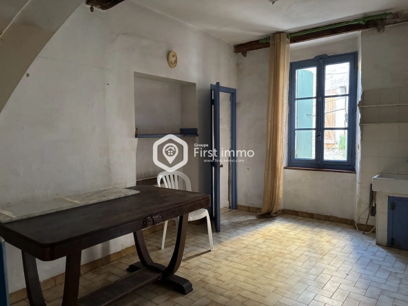 Maison de village à vendre à Ille-sur-Têt avec terrasse et potentiel de rénovation