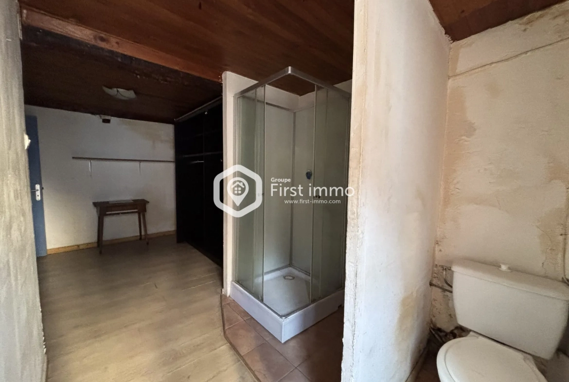 Maison de village à vendre à Ille-sur-Têt avec terrasse et potentiel de rénovation 