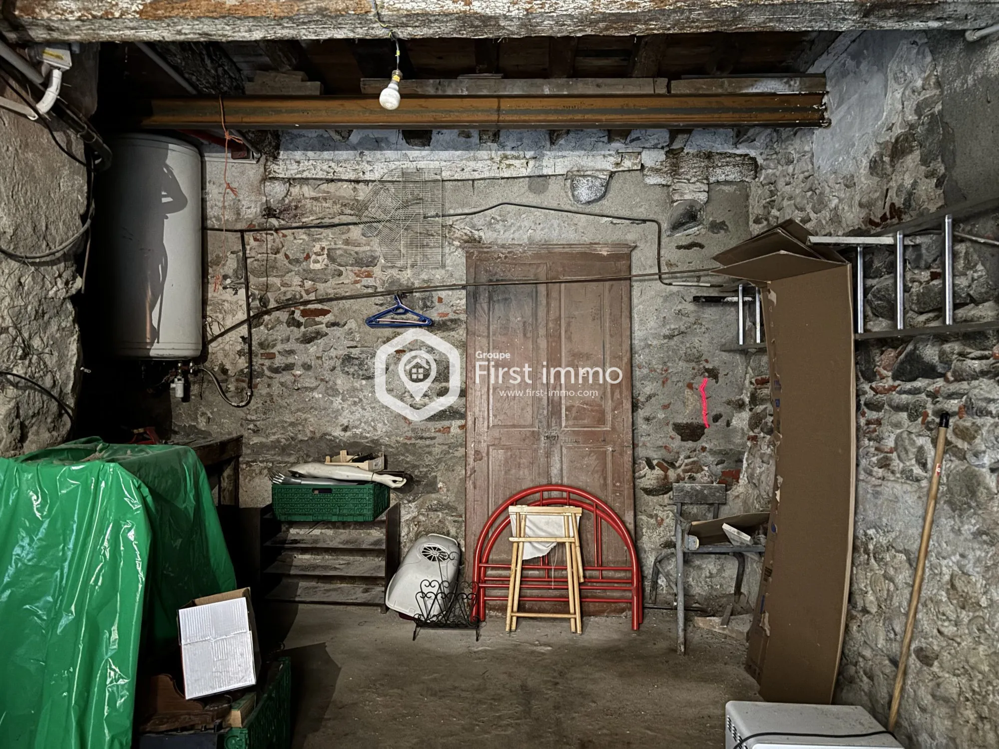 Maison de village à vendre à Ille-sur-Têt avec terrasse et potentiel de rénovation 