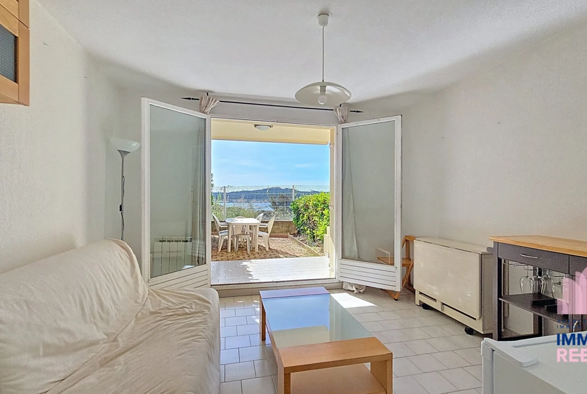 Appartement 2 pièces avec vue mer en rez-de-jardin à La Seyne-sur-Mer 