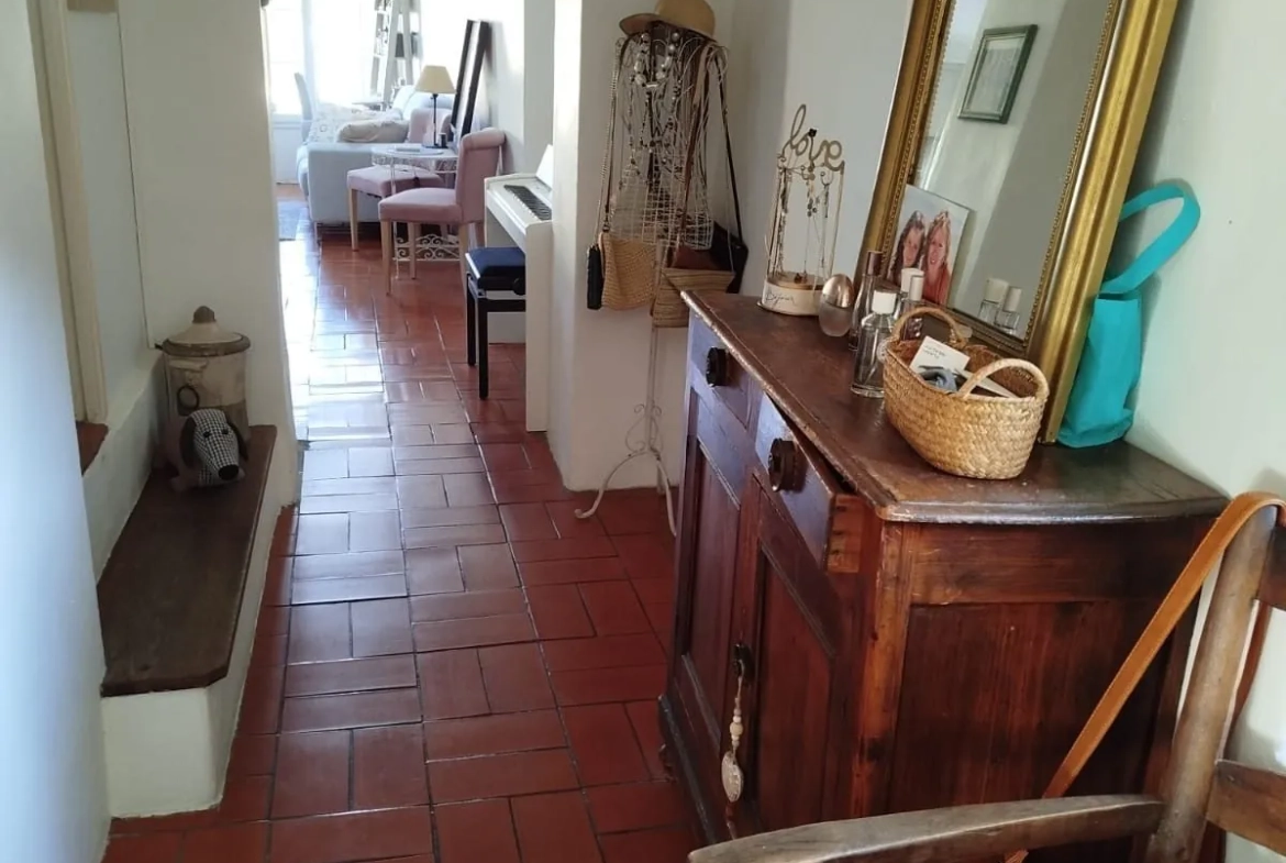 Charmant appartement T4 avec 3 chambres à Clermont l'Hérault proche commodités 