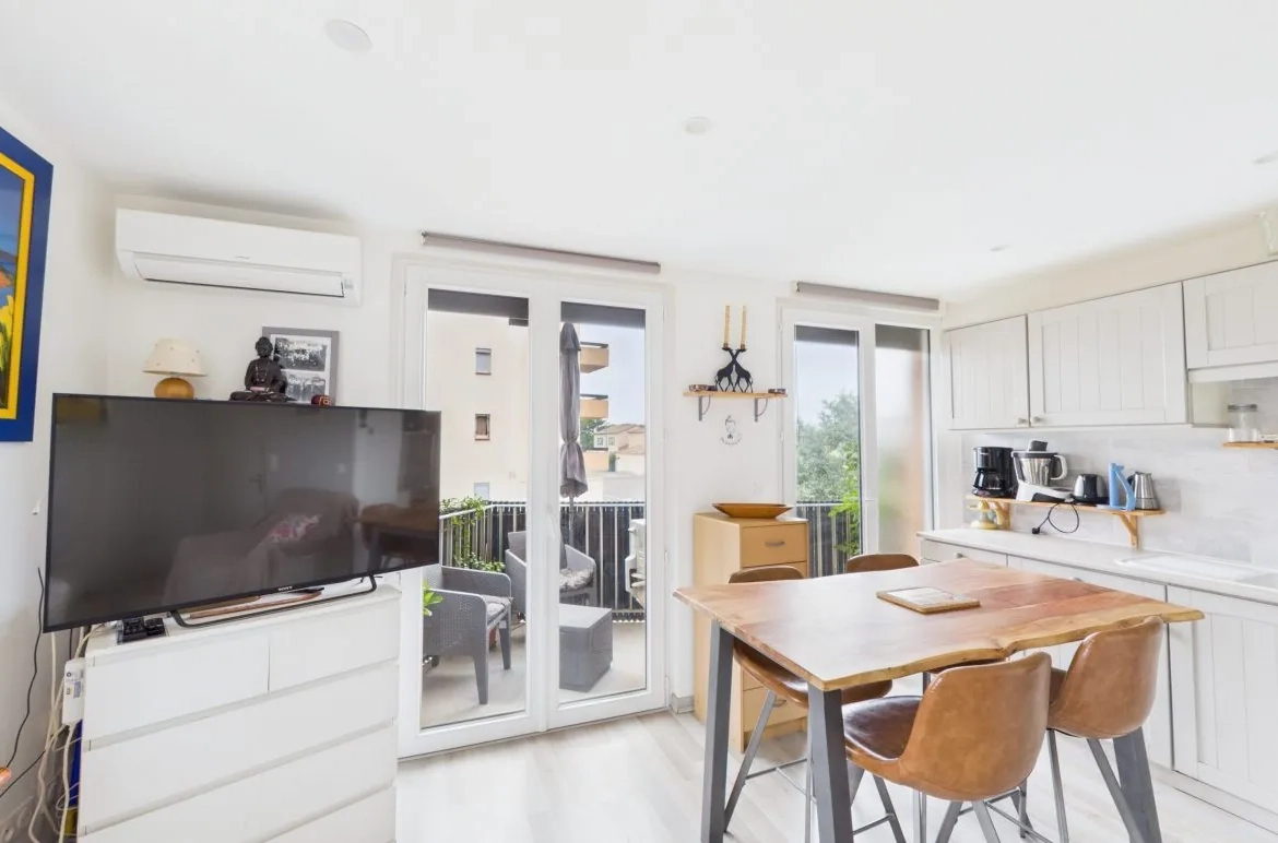 Appartement T2 lumineux avec balcon à Narbonne-Plage, proche commodités et écoles 