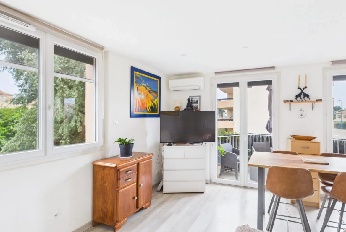 Appartement T2 lumineux avec balcon à Narbonne-Plage, proche commodités et écoles 