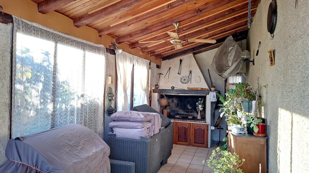 Maison de 148 m² avec deux appartements et piscine à Milhaud 